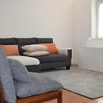 Saint Victor House *
