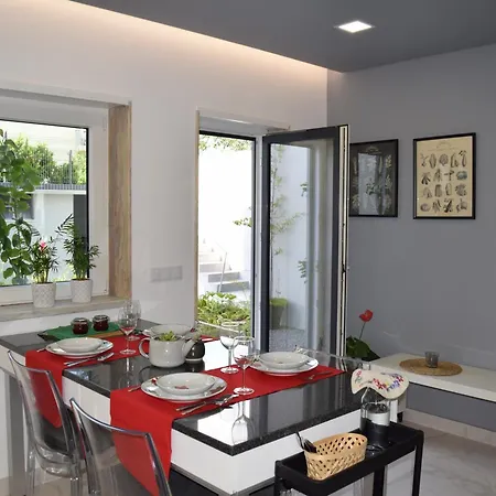 Holiday home Saint Victor House *