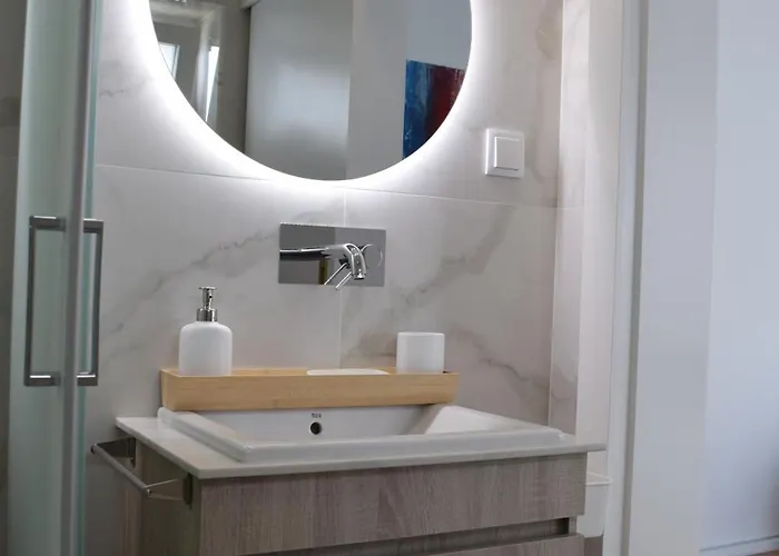 Saint Victor House *